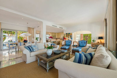 12-53013098fcab6c38b1379cd33298e050