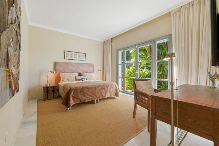 Image No.18-4 Bed Property for sale