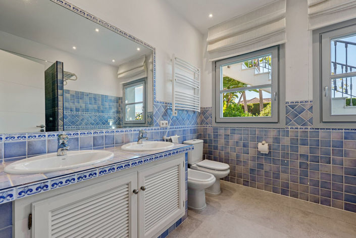 Image No.30-4 Bed Property for sale