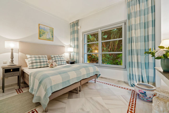 Image No.32-4 Bed Property for sale