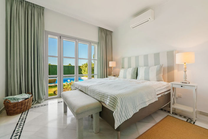 Image No.35-4 Bed Property for sale