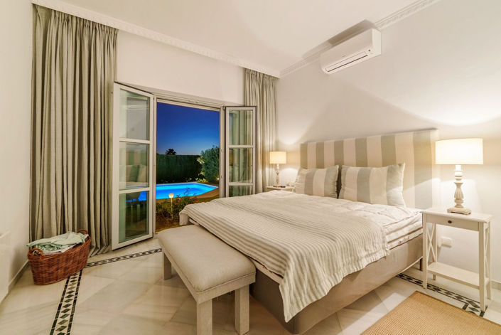 Image No.47-4 Bed Property for sale