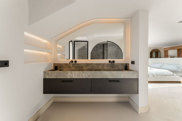 Image No.16-4 Bed Property for sale