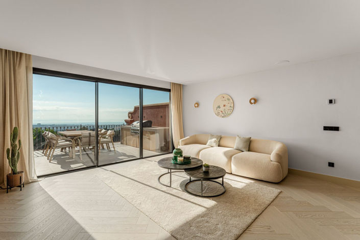 Image No.4-4 Bed Property for sale