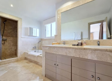 11-20939a0134ad724a8cb2a801094d15a4