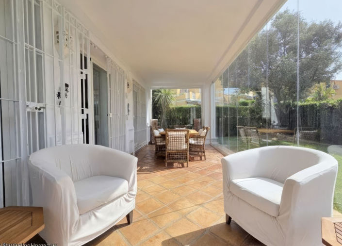 Image No.18-4 Bed Property for sale