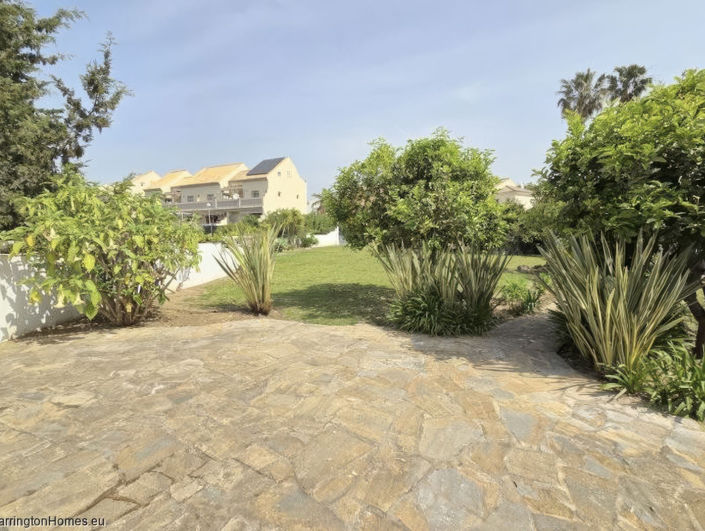 Image No.20-4 Bed Property for sale