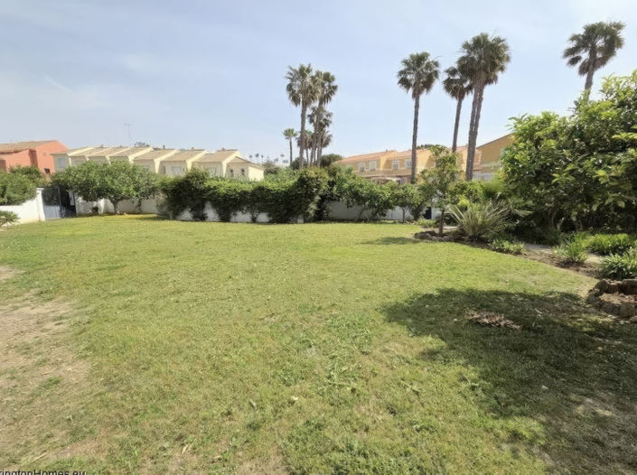 Image No.28-4 Bed Property for sale