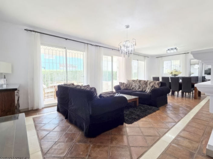 Image No.6-4 Bed Property for sale