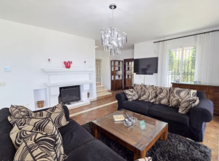 Image No.7-4 Bed Property for sale