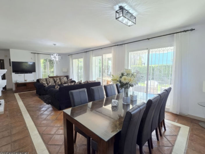 Image No.9-4 Bed Property for sale