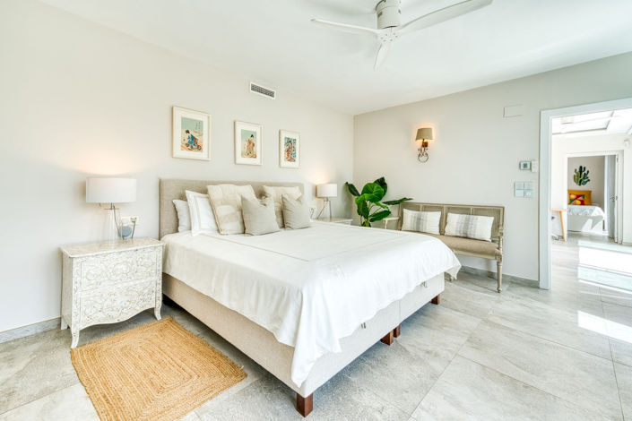 Image No.29-6 Bed Property for sale