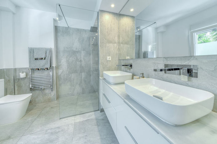 Image No.30-6 Bed Property for sale