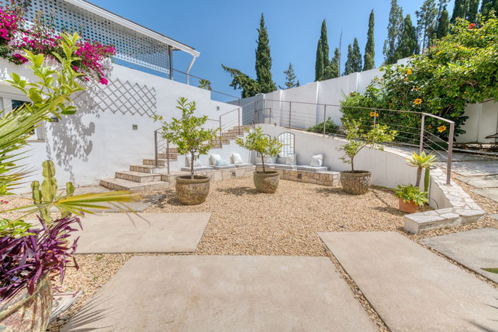 Image No.34-6 Bed Property for sale