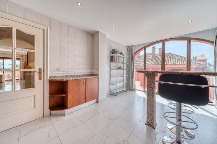 Image No.11-2 Bed Property for sale