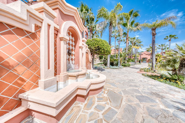 Image No.36-2 Bed Property for sale