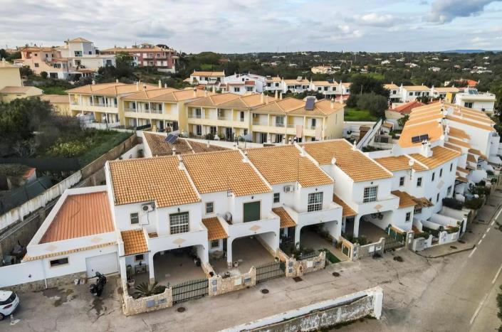 Image No.2-Jumelé de 3 chambres à vendre à Branqueira