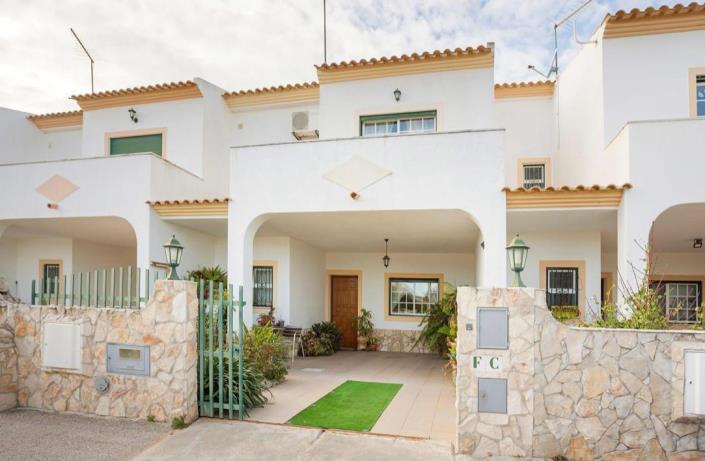 Image No.5-Jumelé de 3 chambres à vendre à Branqueira