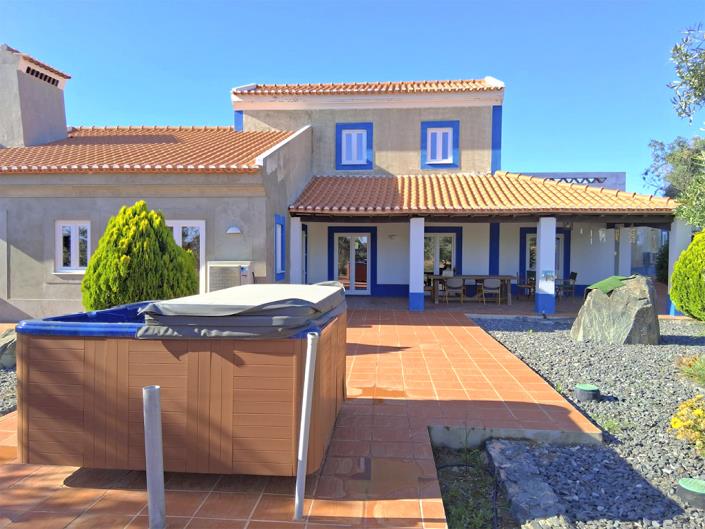 Image No.6-3 Bed Property for sale