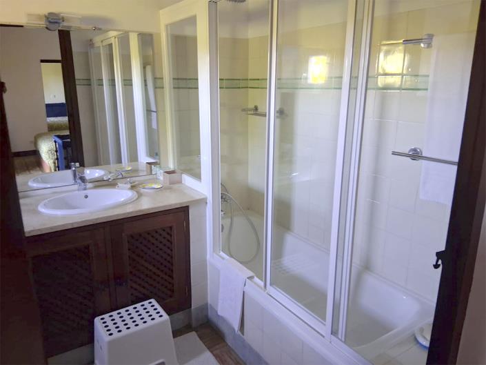 Image No.17-3 Bed Property for sale