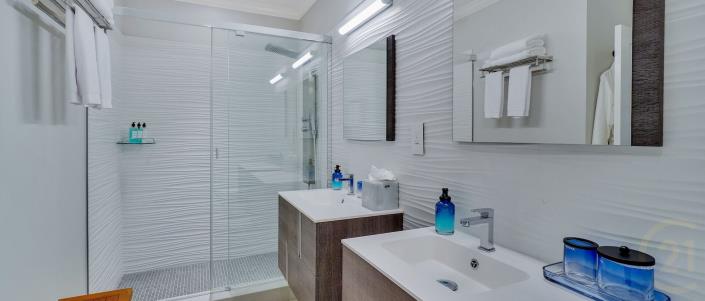 Image No.12-3 Bed Condo for sale