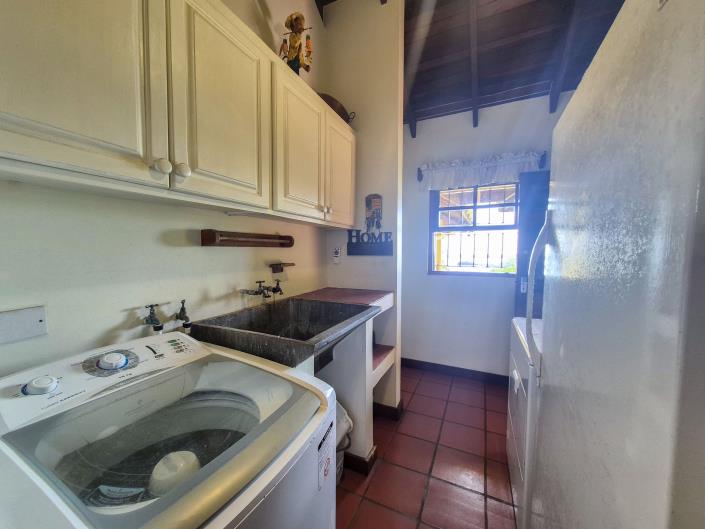 Image No.37-Villa de 4 chambres à vendre à Saint George