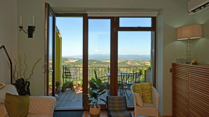 Image No.8-3 Bed Townhouse for sale