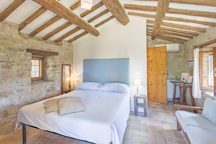 Image No.14-6 Bed Country House for sale