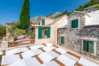 10-2013-207-Brac-stone-house-sea-view-for-sale
