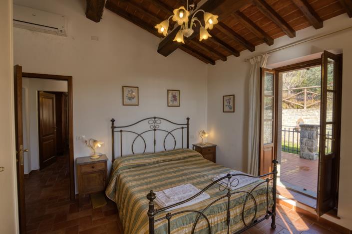 Image No.26-4 Bed Country House for sale