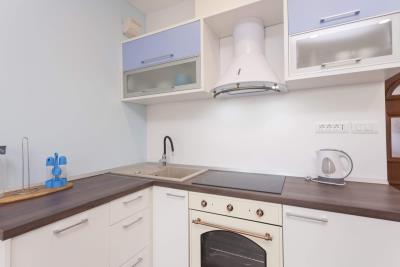 005-2038-86-Makarska-Stone-house-in-the-first-row-to-the-sea-for-sale