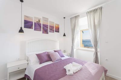 006-2038-86-Makarska-Stone-house-in-the-first-row-to-the-sea-for-sale