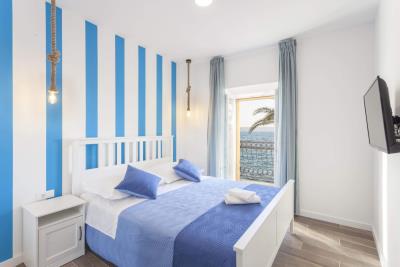 009-2038-86-Makarska-Stone-house-in-the-first-row-to-the-sea-for-sale