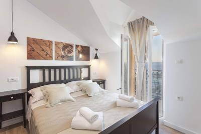 013-2038-86-Makarska-Stone-house-in-the-first-row-to-the-sea-for-sale