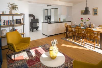 006-5056-30-Hvar-stone-villa-with-pool-for-sale