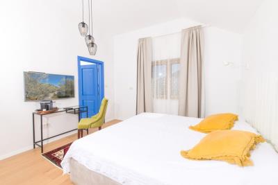 010-5056-30-Hvar-stone-villa-with-pool-for-sale