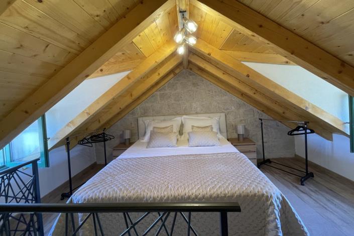 Image No.12-2 Bed Townhouse for sale