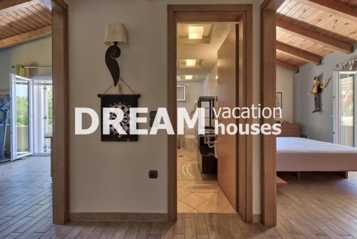 Image No.31-5 Bed Villa for sale