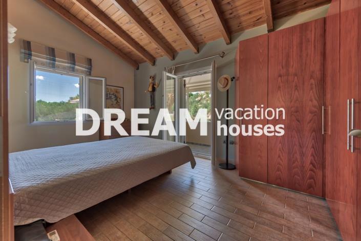 Image No.37-5 Bed Villa for sale