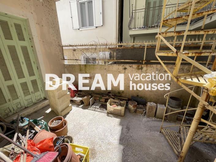 Image No.11-3 Bed House for sale