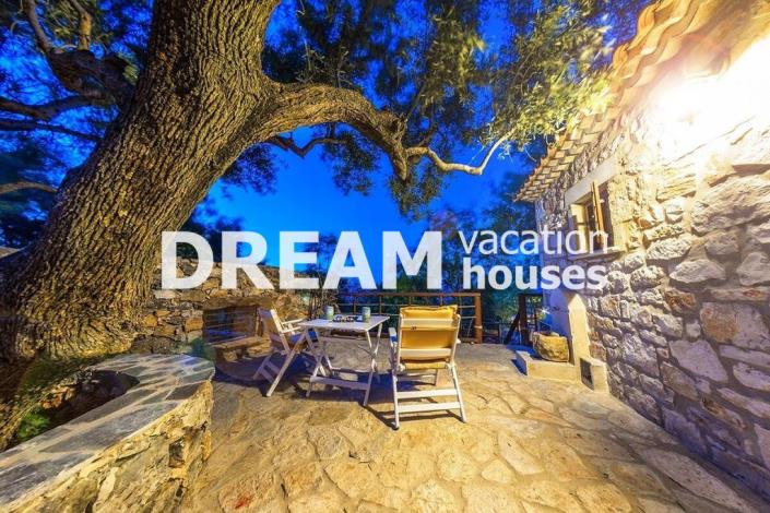 Image No.5-8 Bed Property for sale