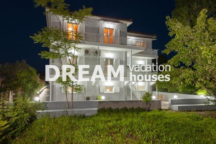 Image No.2-Propriété de 8 chambres à vendre à Zante