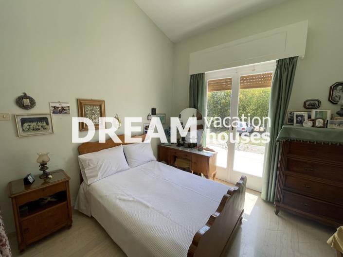 Image No.9-5 Bed House for sale