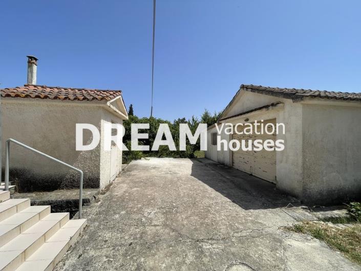 Image No.8-5 Bed House for sale