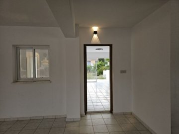 Ground Floor Apartment For Sale  in  Anarita