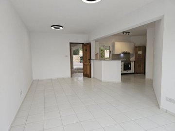 Ground Floor Apartment For Sale  in  Anarita