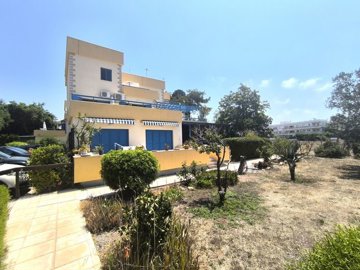 Apartment For Sale  in  Kato Paphos - Tombs of The Kings