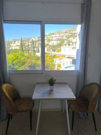 Town House For Rent  in  Peyia