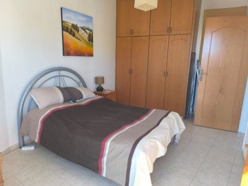 Town House For Rent  in  Peyia