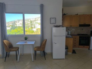 Town House For Rent  in  Peyia